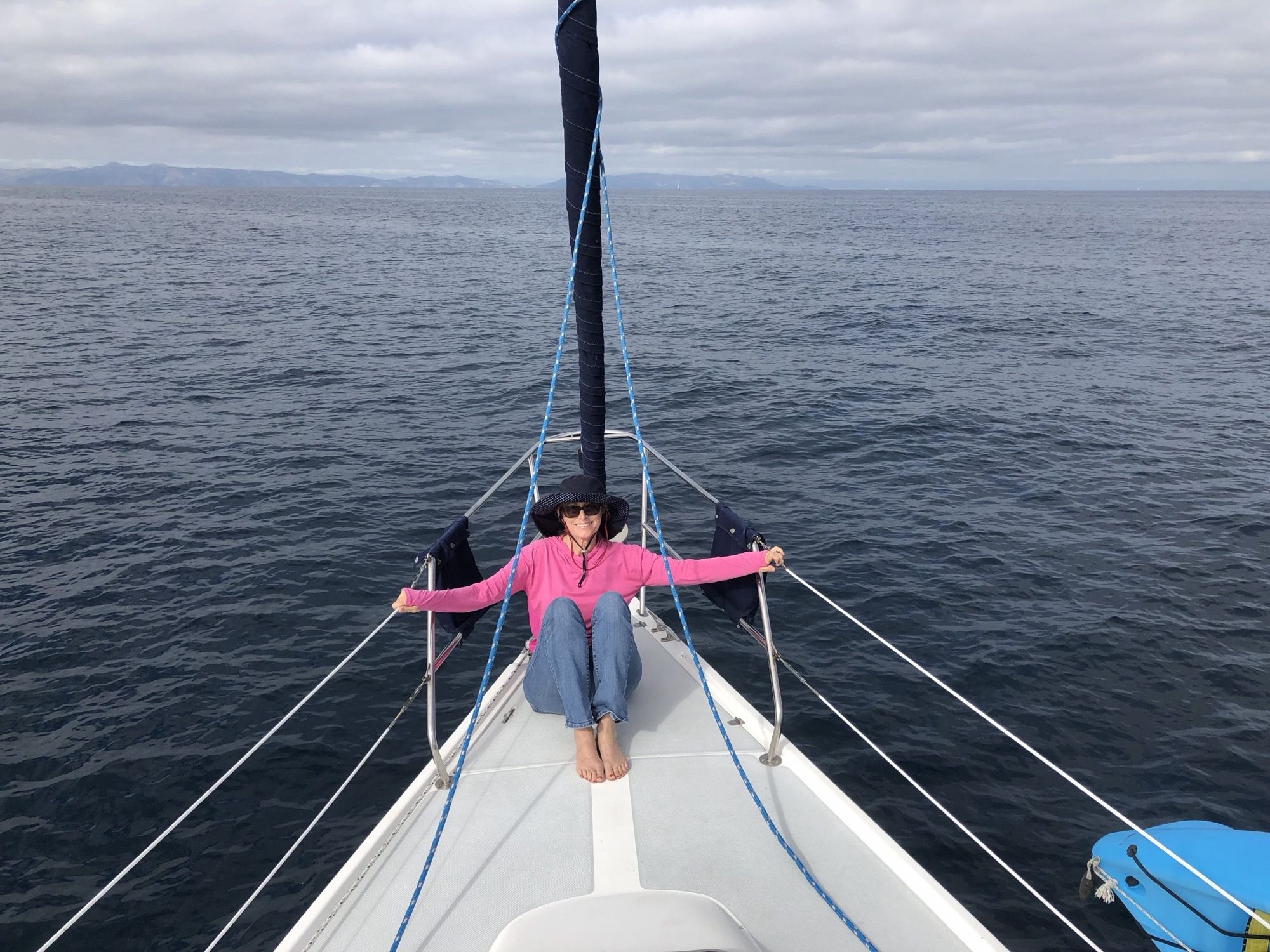 Sailing to Catalina horiz